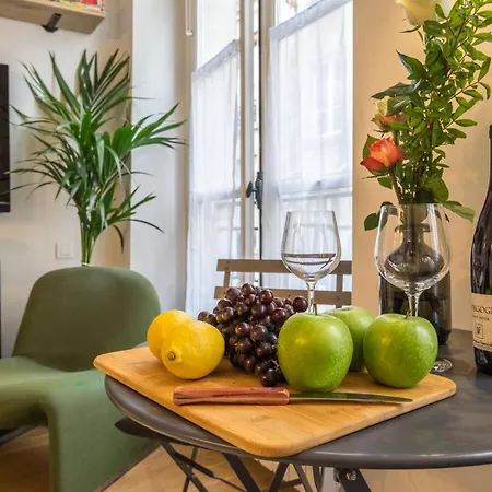 Happy - Marais Studio *